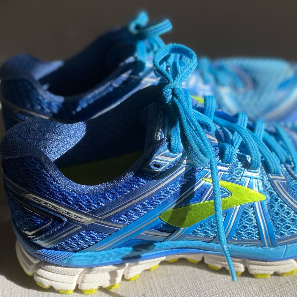 Brooks GTS 17 Size 6